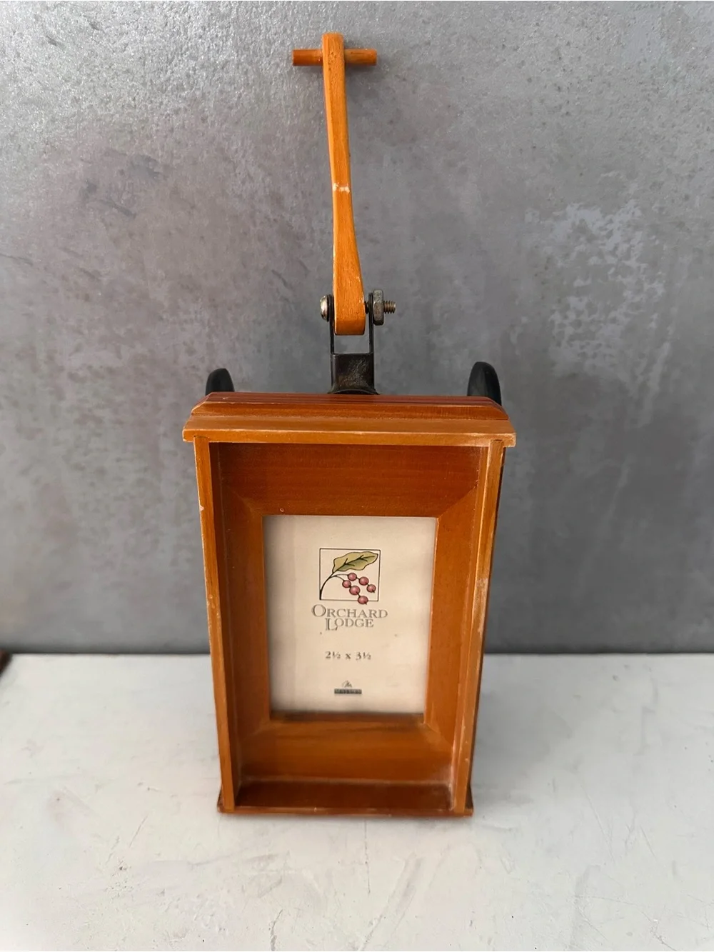 UNIQUE ORCHARD LODGE WAGON PICTURE FRAME WOOD FITS 2.5X3.5